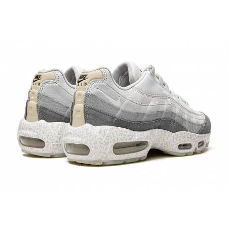 حذاء Air Max 95 QS "خفيف الوزن يتوهج في الظلام"