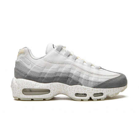 حذاء Air Max 95 QS "خفيف الوزن يتوهج في الظلام"