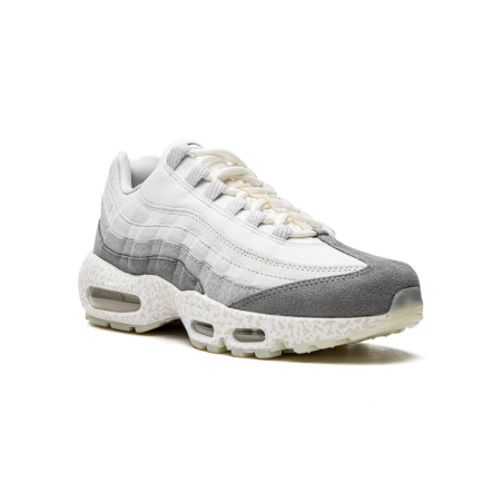 حذاء Air Max 95 QS "خفيف الوزن يتوهج في الظلام"