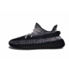 حذاء Yeezy Boost 350 V2 عاكس "أسود ثابت"