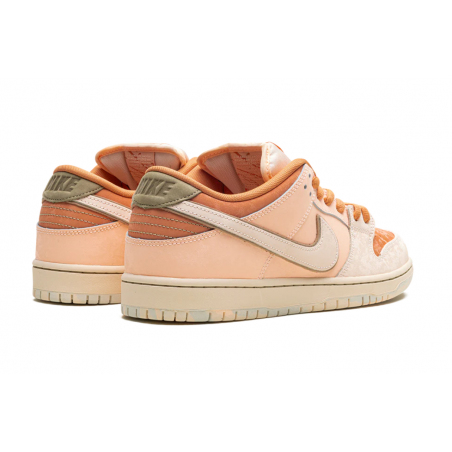 حذاء Nike SB Dunk Low Pro PRM "Guava Ice"