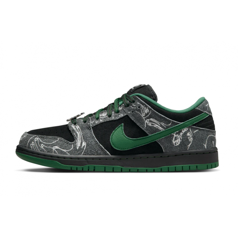 SB Dunk Low "هناك ألواح تزلج"