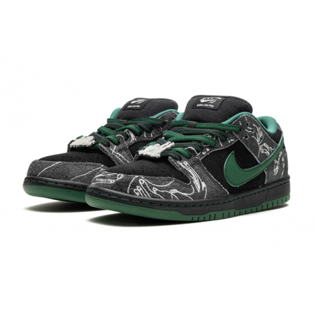 SB Dunk Low "هناك ألواح تزلج"