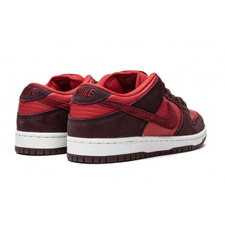 SB Dunk Low "Cherry"