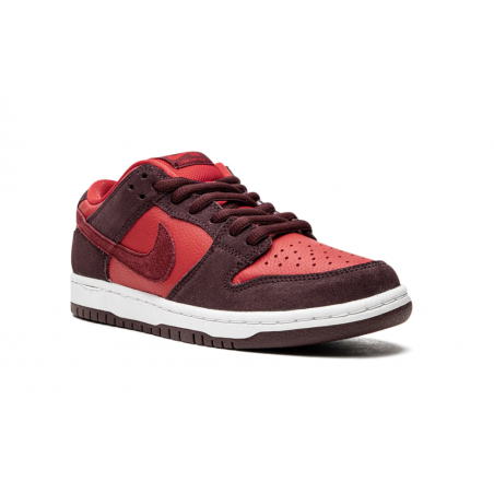 SB Dunk Low "Cherry"