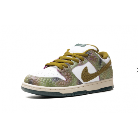 SB Dunk Low "Alexis Sablone Chameleon"