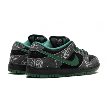 SB Dunk Low "هناك ألواح تزلج"