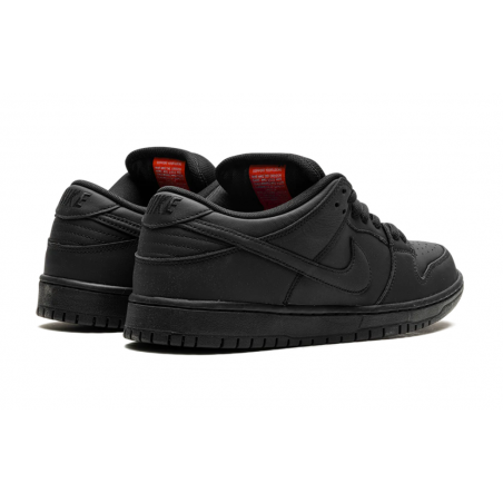 SB Dunk "Triple Black"