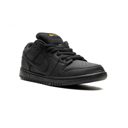 SB Dunk "Triple Black"