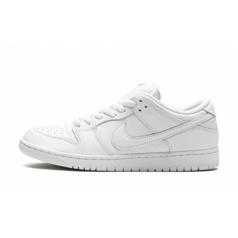 حذاء SB Dunk Low Pro "Triple White"