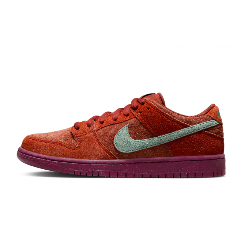 حذاء SB Dunk Low Pro Prm "Mystic Red"