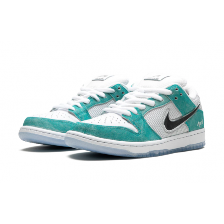 SB Dunk Low Pro QS "ألواح التزلج أبريل"