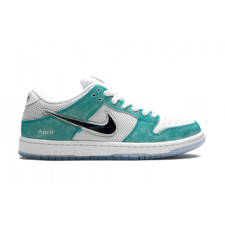 SB Dunk Low Pro QS "ألواح التزلج أبريل"