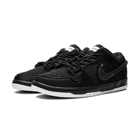 SB Dunk Low "Gnarhunters"