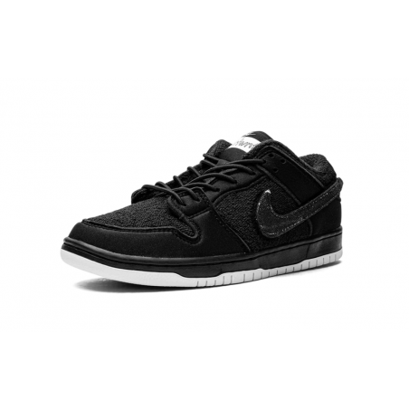 SB Dunk Low "Gnarhunters"