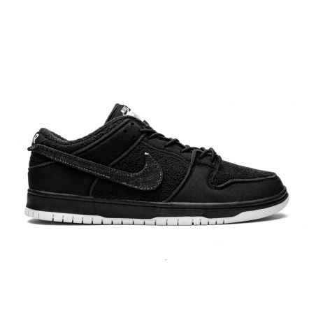 SB Dunk Low "Gnarhunters"