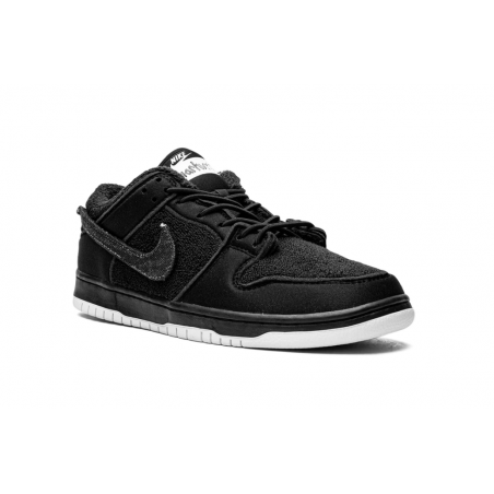 SB Dunk Low "Gnarhunters"